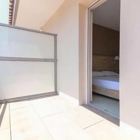 Select'so - Le Poseidon Apartment *